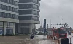 Bandırma’da Sağanak Yağış Sele Neden Oldu