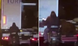 Diyarbakır'da Film Gibi Hırsızlık: Seyir Halindeki Tırdan Koyun Çaldılar, Kaza Yapınca Yakalandılar!