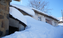 Yukarıyongalı Köyü’nde Kar 2 Metreyi Aştı