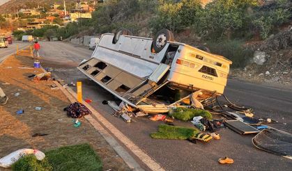 Hatay’da Servis Midibüsü Kaza Yaptı: 25 Tarım İşçisi Yaralandı