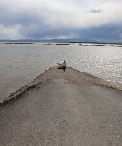 Hatay’da Amik Ovası Sular Altında: Binlerce Dönüm Tarım Arazisi Taşkınla Battı