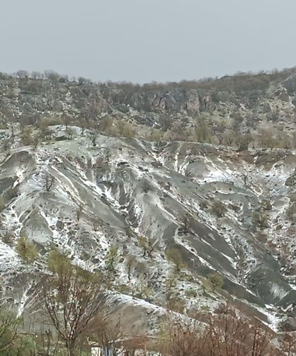 Elazığ'da Dolu Baskını: Arıcak Kısa Sürede Beyaza Büründü