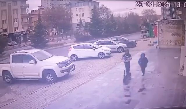 Hırsızlar önce kameralara, sonra polise yakalandı