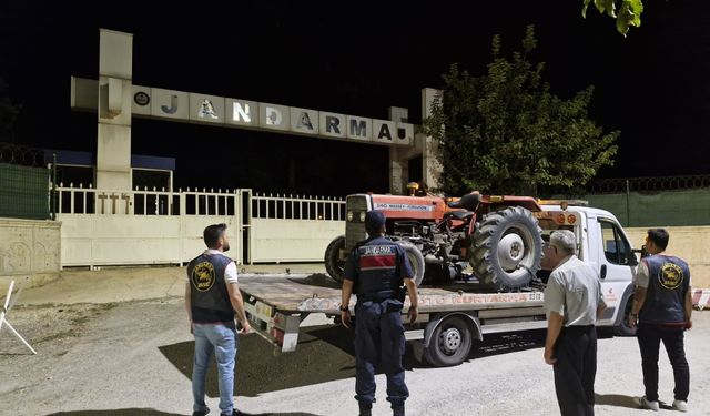 Komşusunun Traktörünü Çalıp 60 Bine Sattılar