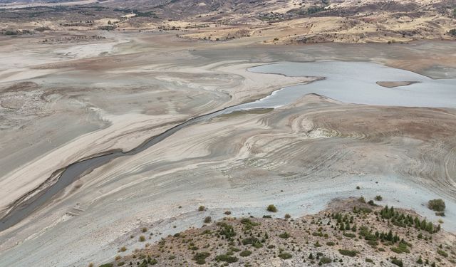 Sürgü Barajı alarm veriyor: Su seviyesi kritik düzeye indi