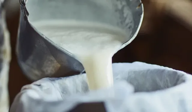 Gürer: “ USK  Çiğ Süt tavsiye fiyatı 22,22 TL  süt inekçiliği yapanın maliyet fiyatı altında”dedi.