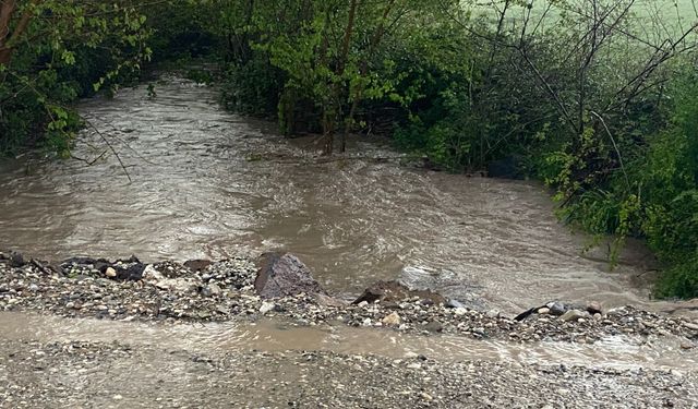 Düziçi’nde Sağanak Hayatı Felç Etti