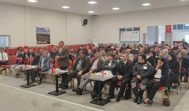 Çavdarhisar'da Üreticiye Kırsal Kalkınma Bilgilendirmesi