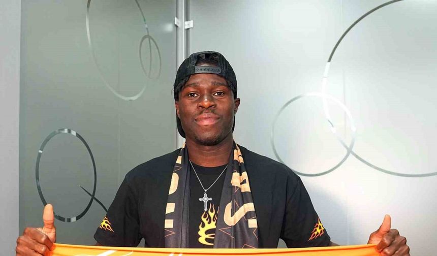 Wilfried Singo, Galatasaray tarihinin 7. Fildişi Sahilli futbolcusu oldu