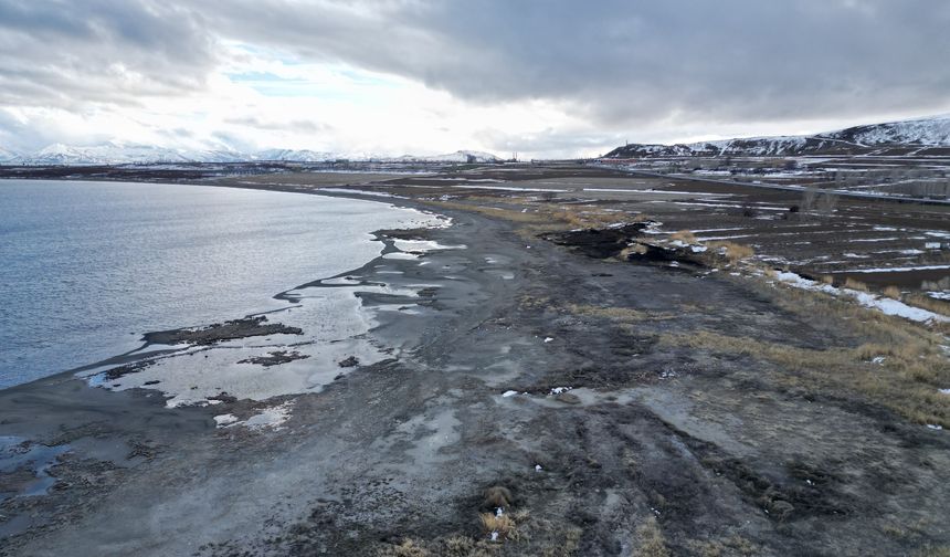 Kar 5 Metreyi Aştı, Kuraklık Uyarısı Geldi