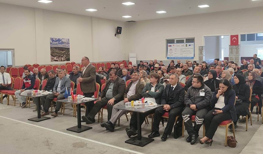 Çavdarhisar'da Üreticiye Kırsal Kalkınma Bilgilendirmesi